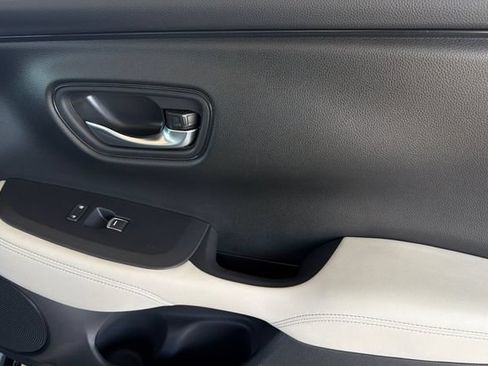 Certified 2024 Honda HR-V EX-L image 22