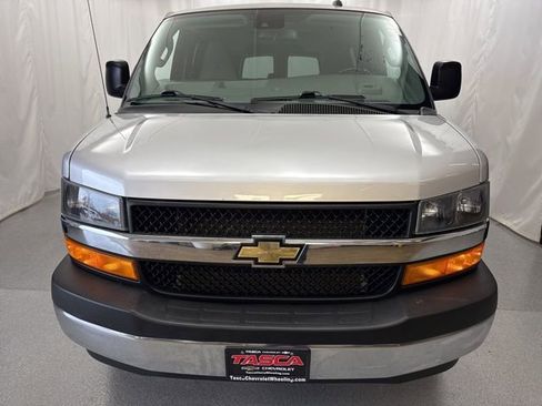 Used 2020 Chevrolet Express 2500 LT w/ LT Preferred Equipment Group RWD image 5