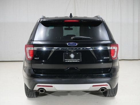 Used 2017 Ford Explorer XLT w/ Equipment Group 201A image 19