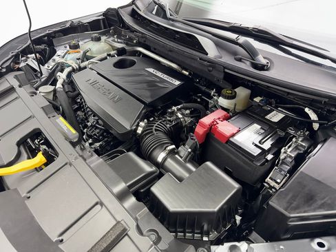 Used 2024 Nissan Rogue SV w/ SV Premium Package image 74