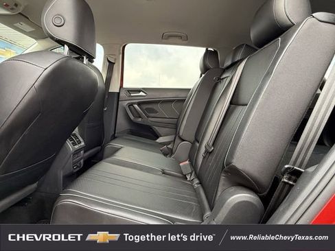 Used 2022 Volkswagen Tiguan SE image 31