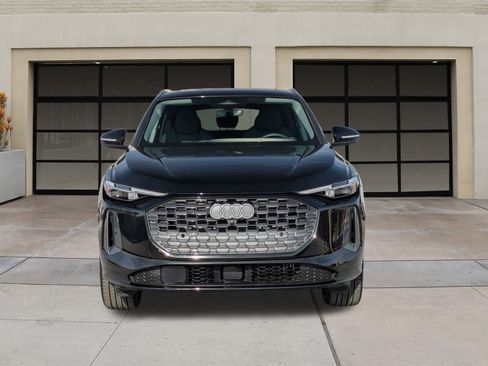 Used 2025 Audi Q5 Premium Plus w/ Premium Plus image 6