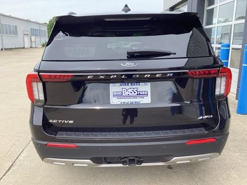 Used 2025 Ford Explorer Active w/ Active Comfort Package AWD/4WD image 11