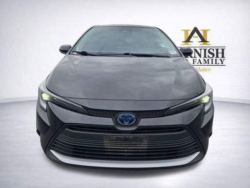 Used 2024 Toyota Corolla XLE FWD image 2