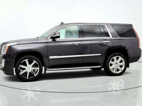 Used 2016 Cadillac Escalade Luxury AWD/4WD image 8