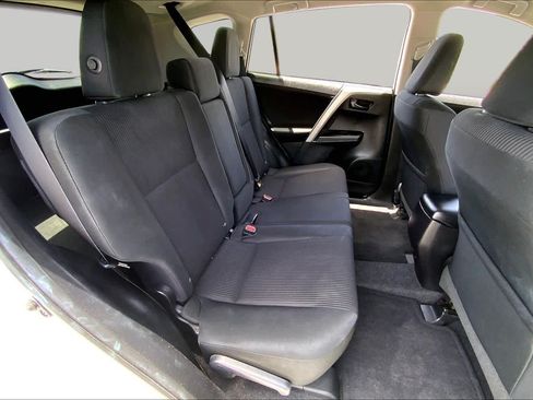Used 2016 Toyota RAV4 LE FWD image 19