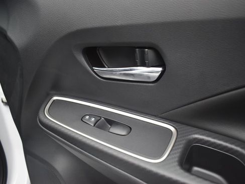 New 2025 Nissan Versa SR w/ Trunk Package image 24