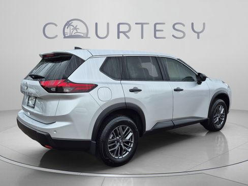 Certified 2025 Nissan Rogue S FWD image 7
