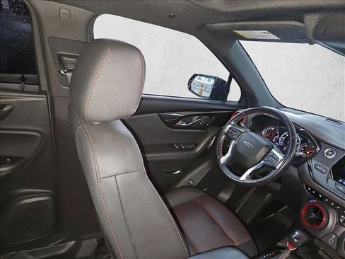 Used 2021 Chevrolet Blazer RS w/ Enhanced Convenience Package FWD image 2