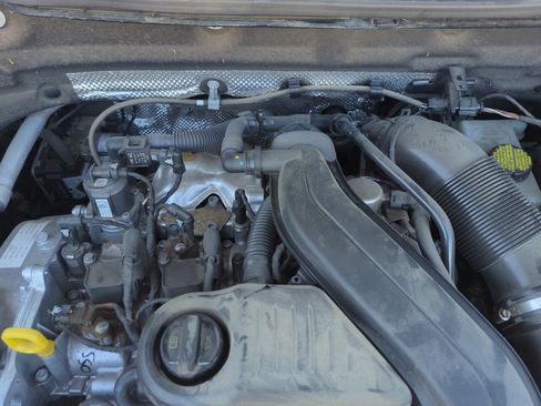 Certified 2022 Volkswagen Taos SE image 21