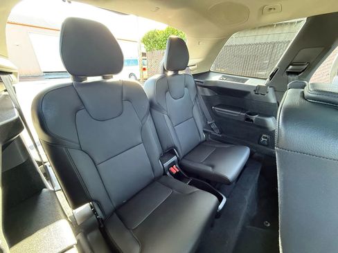 Used 2016 Volvo XC90 T6 Momentum w/ Momentum Plus Package image 13