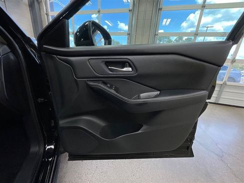 Used 2024 Nissan Rogue SV FWD image 29