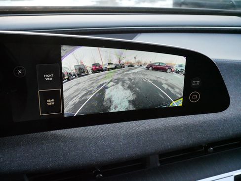 Used 2024 Lucid Air Touring image 28