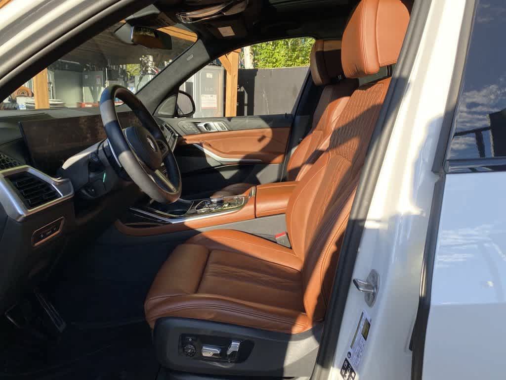 Used 2025 BMW X7 xDrive40i w/ Executive Package AWD/4WD image 14