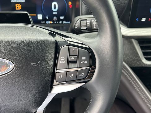 Used 2025 Ford Explorer Platinum w/ LUX Leather Package image 12