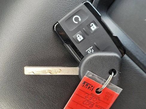 Used 2020 Chevrolet Tahoe LS w/ Enhanced Driver Alert Package image 32