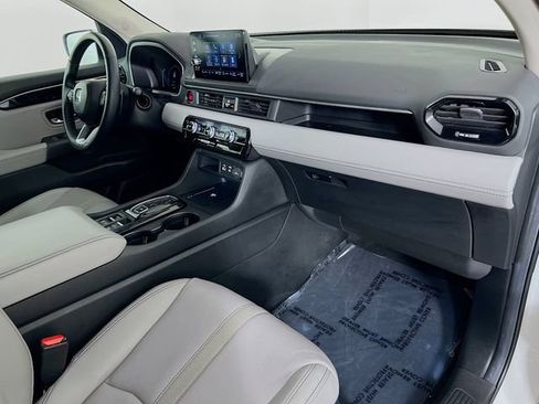 Used 2025 Honda Pilot EX-L image 30