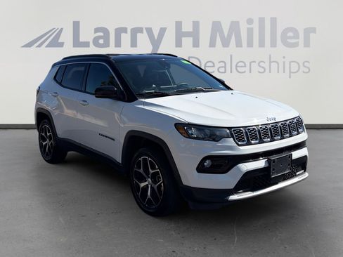 Used 2024 Jeep Compass Limited AWD/4WD image 7