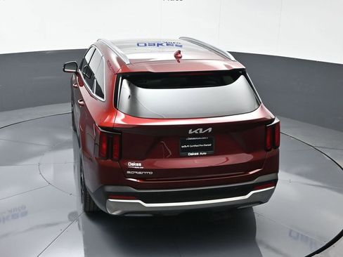 Certified 2025 Kia Sorento EX w/ Panoramic Sunroof Package image 29