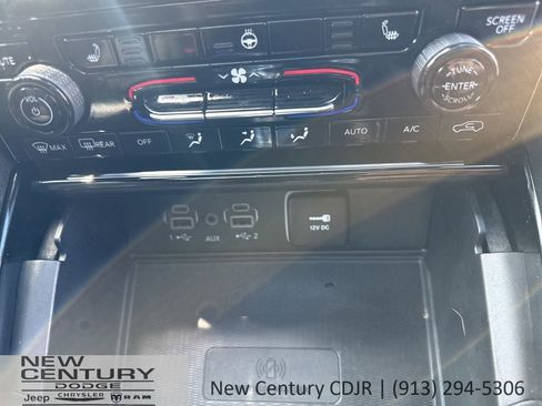 Used 2023 Jeep Grand Cherokee L Laredo AWD/4WD image 31