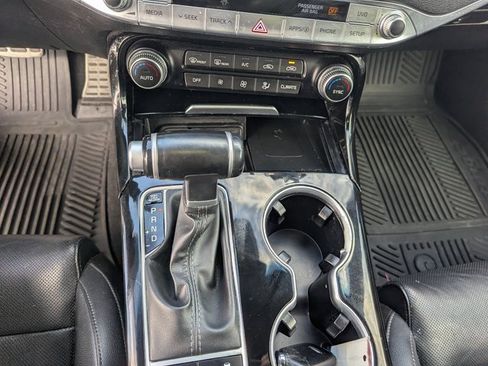 Used 2020 Kia Stinger GT-Line image 17