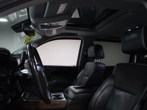 Used 2017 Chevrolet Silverado 1500 High Country image 3