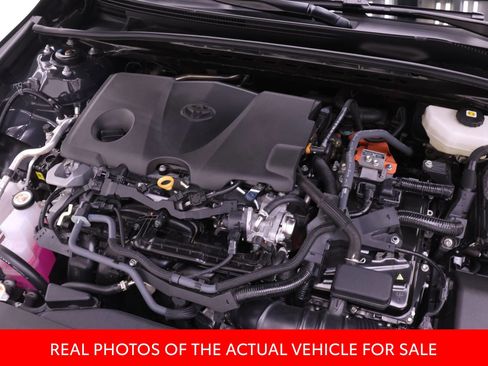 Used 2025 Toyota Camry SE w/ Convenience Package image 17