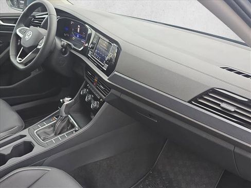 Used 2024 Volkswagen Jetta SE image 20