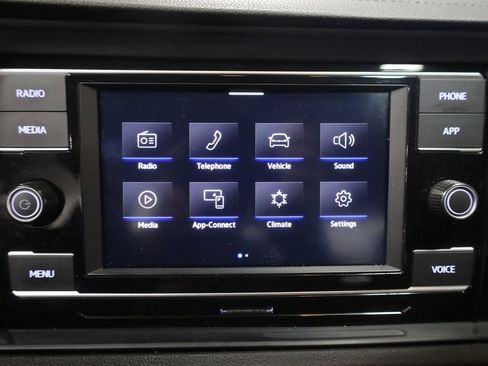 Used 2024 Volkswagen Jetta SE image 28