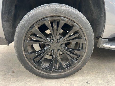 Used 2018 Cadillac Escalade Luxury AWD/4WD image 19