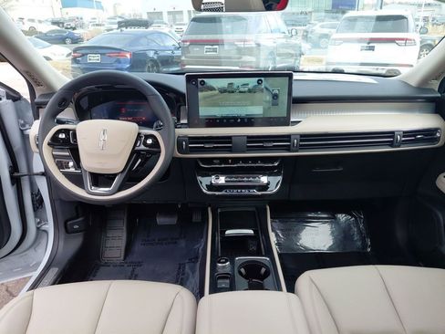 New 2026 Lincoln Corsair Premiere image 32