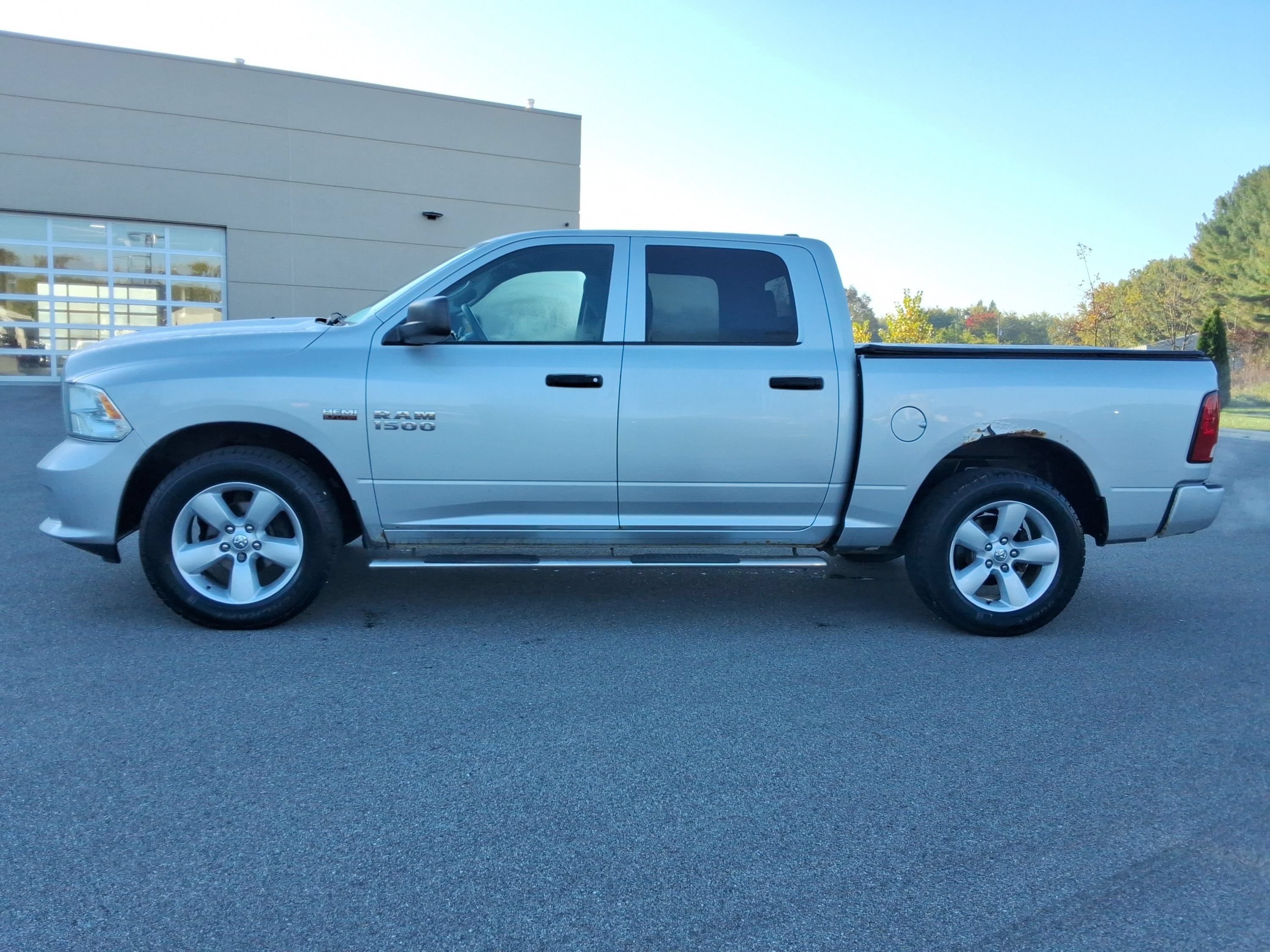 Used 2013 RAM 1500 Express AWD/4WD image 9