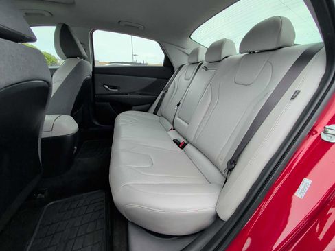 Used 2024 Hyundai Elantra Limited image 25