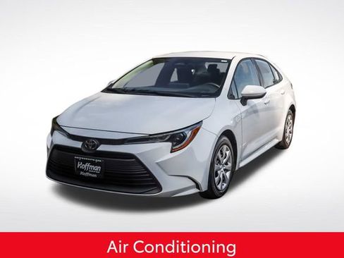 Used 2025 Toyota Corolla LE FWD image 12