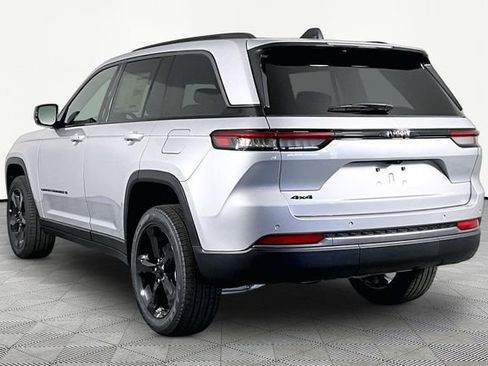 New 2026 Jeep Grand Cherokee Limited w/ Limited Altitude Package AWD/4WD image 4