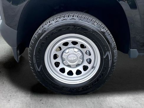 Used 2023 Chevrolet Colorado W/T image 13