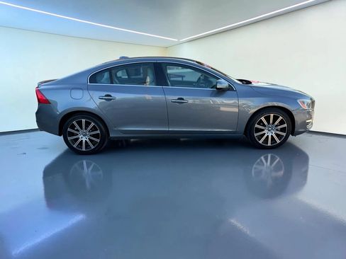 Used 2016 Volvo S60 T5 Premier FWD image 2