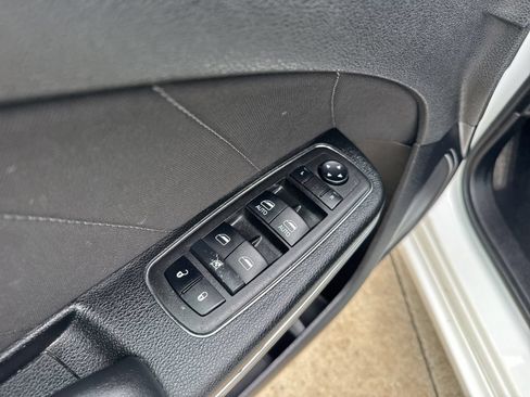 Used 2023 Dodge Charger SXT RWD image 15