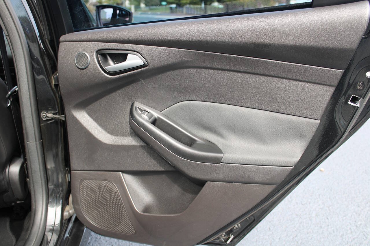 Used 2014 Ford Focus ST w/ Equipment Group 202A FWD image 22