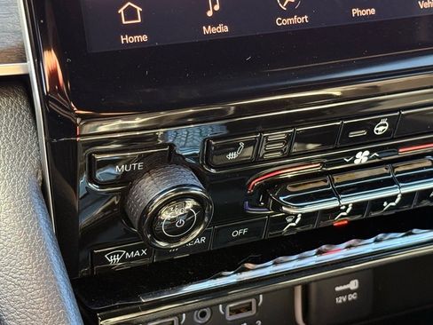 New 2025 Jeep Grand Cherokee Limited image 18