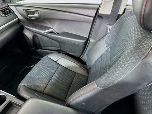 Used 2015 Toyota Camry SE FWD image 21