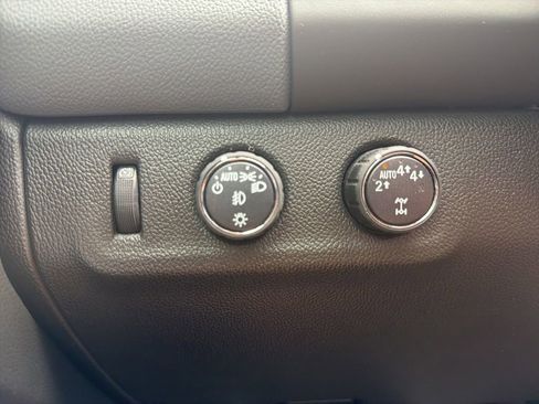 Used 2018 Chevrolet Colorado Z71 AWD/4WD image 46