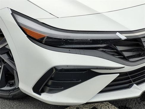 New 2026 Hyundai Elantra Limited image 10