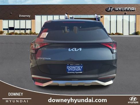 Used 2025 Kia Sportage LX FWD image 3