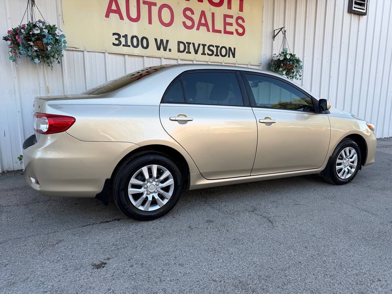 Used 2011 Toyota Corolla LE FWD image 4