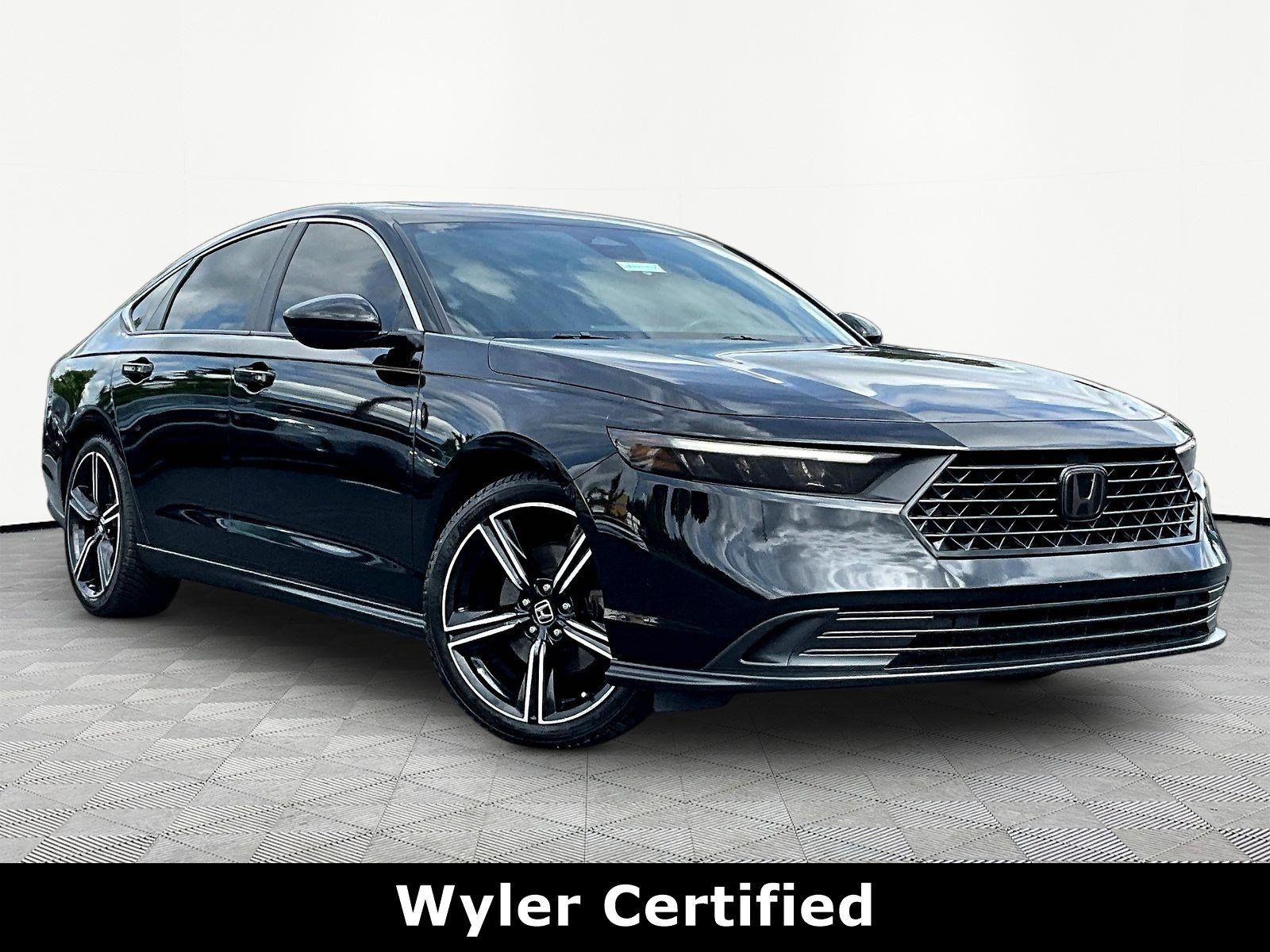 Used 2024 Honda Accord Sport image 3