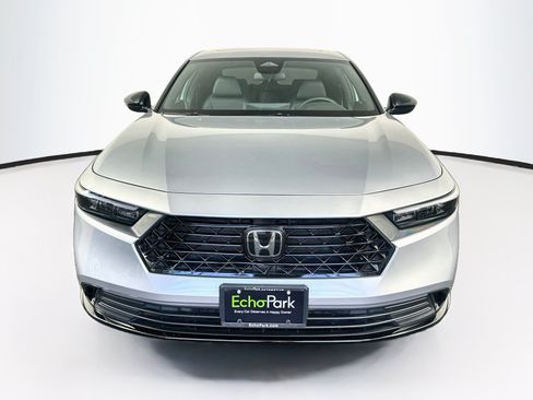 Used 2025 Honda Accord Sport image 2