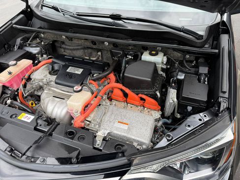 Used 2018 Toyota RAV4 XLE AWD/4WD image 27