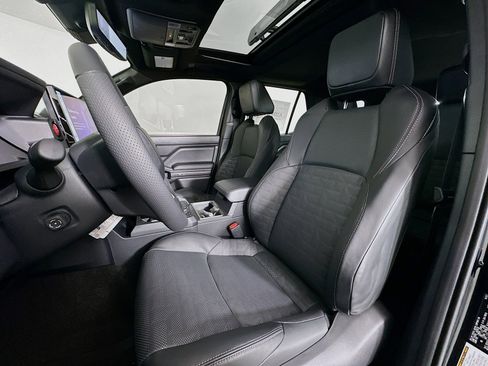 New 2025 Toyota 4Runner TRD Off-Road Premium w/ Tow Technology Package AWD/4WD image 22