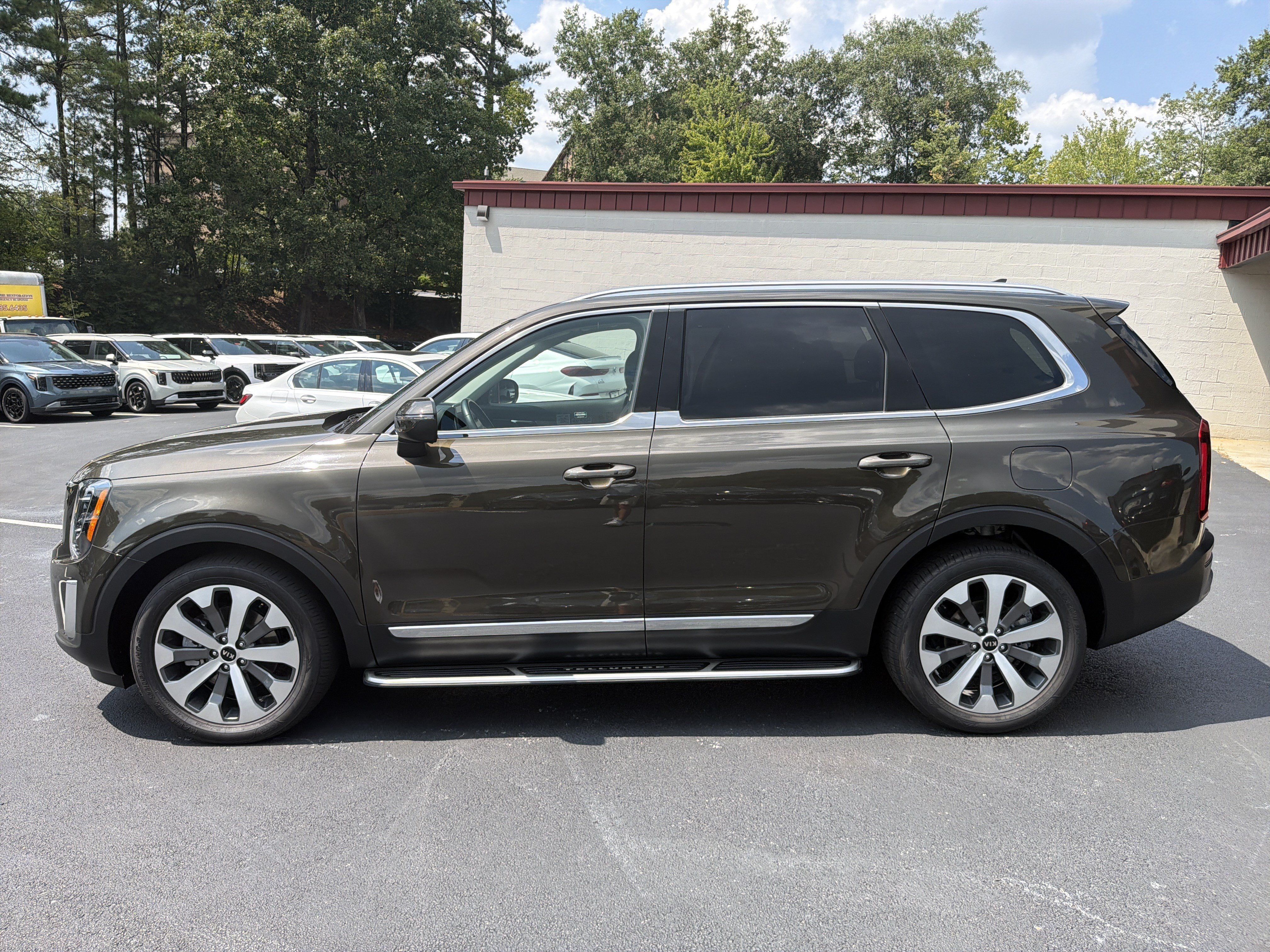 Used 2020 Kia Telluride EX w/ EX Premium Package FWD image 4
